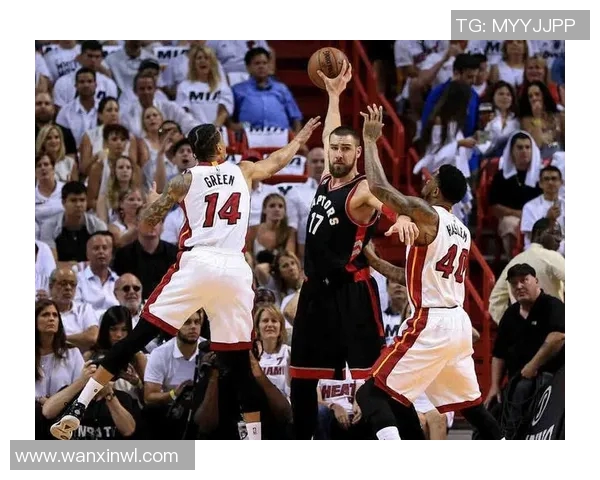 热火与猛龙激战正酣新浪直播精彩瞬间全程回顾与分析 热火与猛龙激战正酣新浪直播精彩瞬间全程回顾与分析